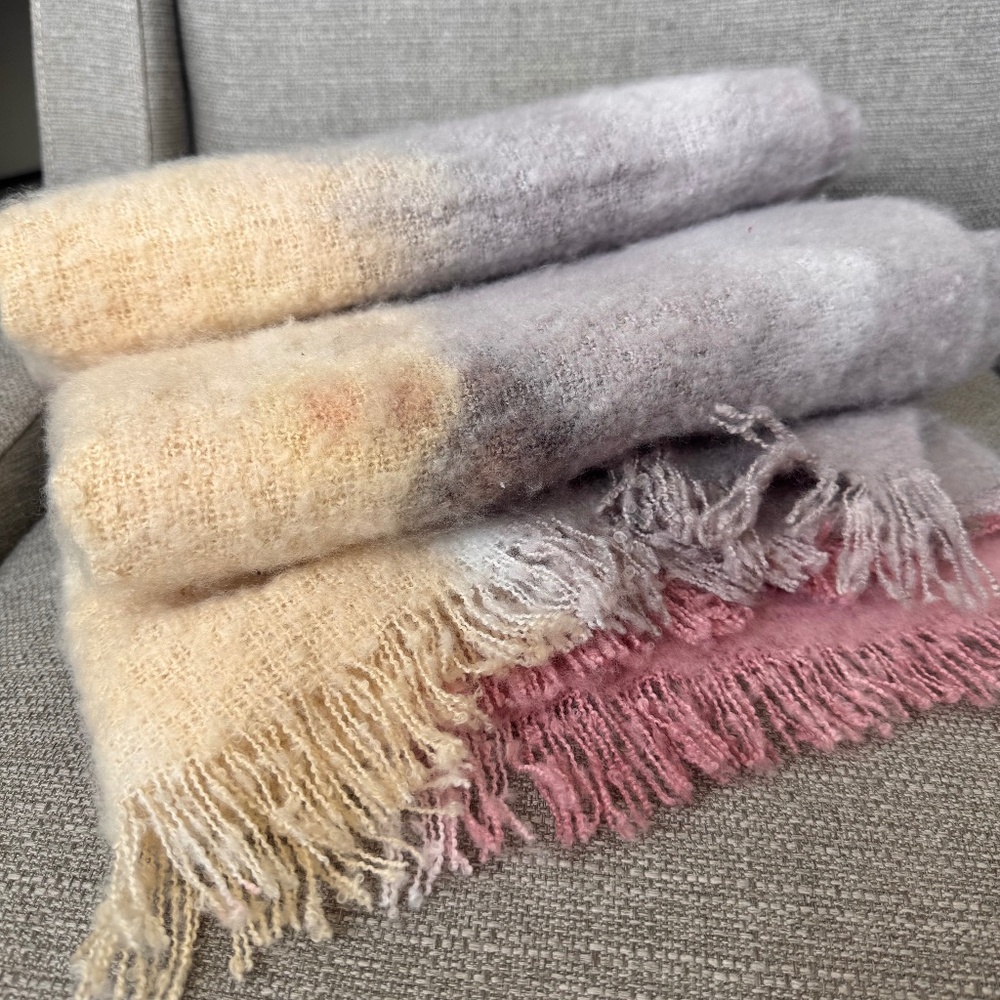 American Eagle Pink Cream Grey Blanket Scarf NWT